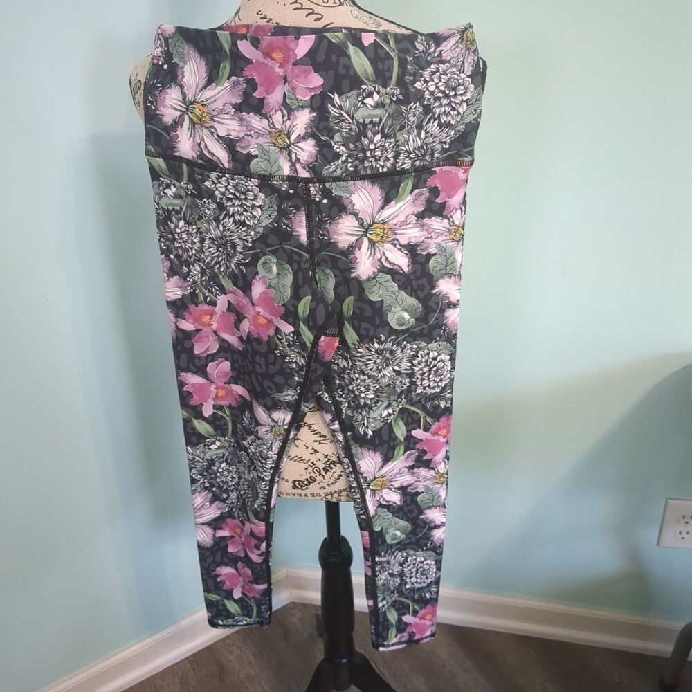Evolution and Creation Floral Leggings small athleisure workout